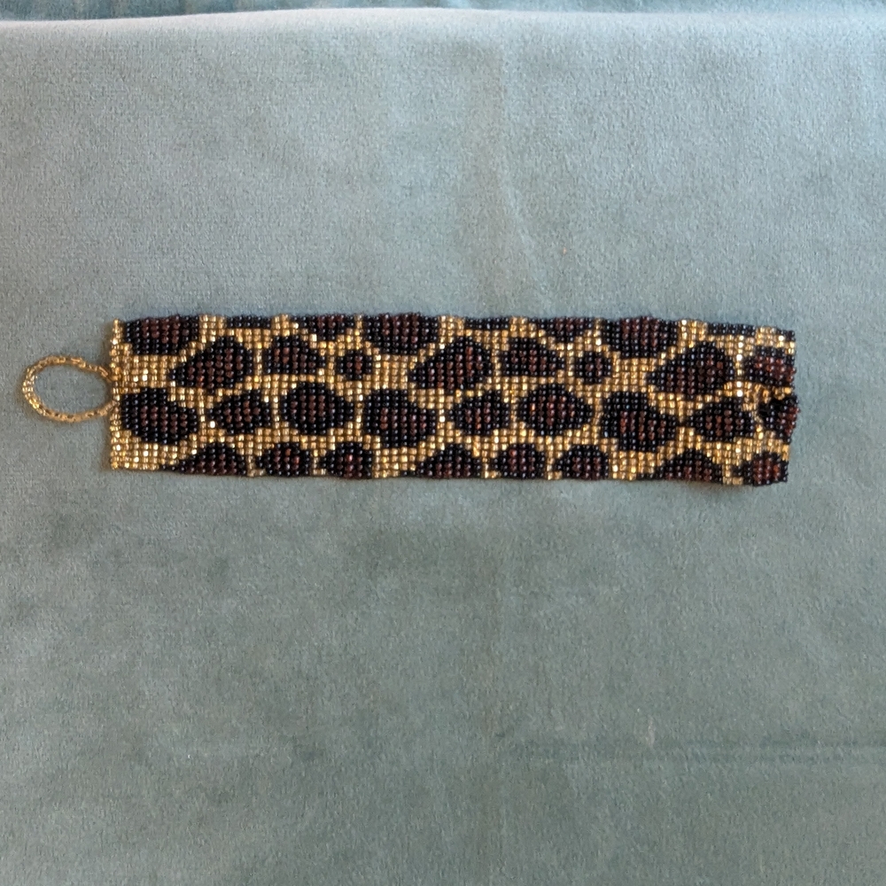 Unique Leopard Print Beaded Bracelet - image 8